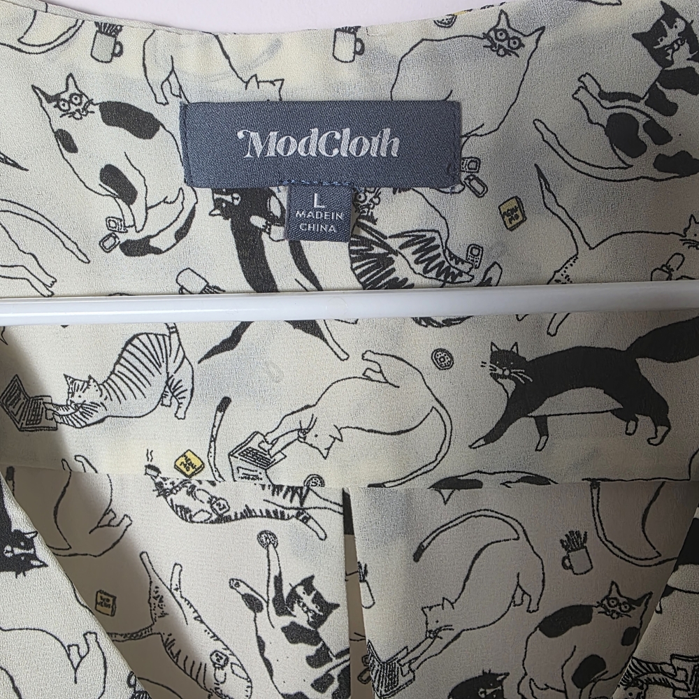 ModCloth Cream Sleeveless Button-Front Blouse with Black Cat Print - Picture 5 of 7